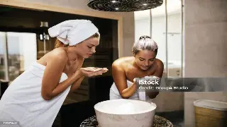 震惊!重庆小妹深夜按摩初体验:从紧张到上瘾,这酸爽简直了! 图片